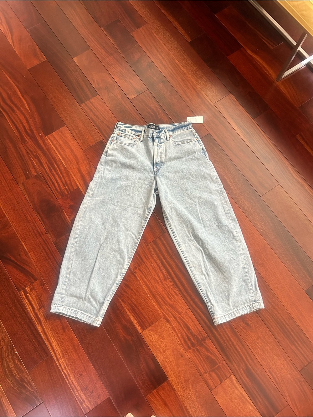 Abercrombie & Fitch Authentic Rigid Denim Ultra Baggy Barrel